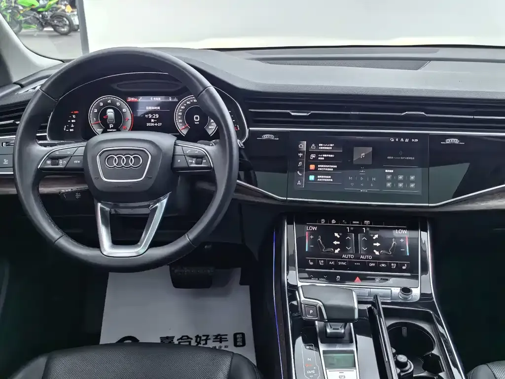 Audi Q7 2021 из CN, фото 4