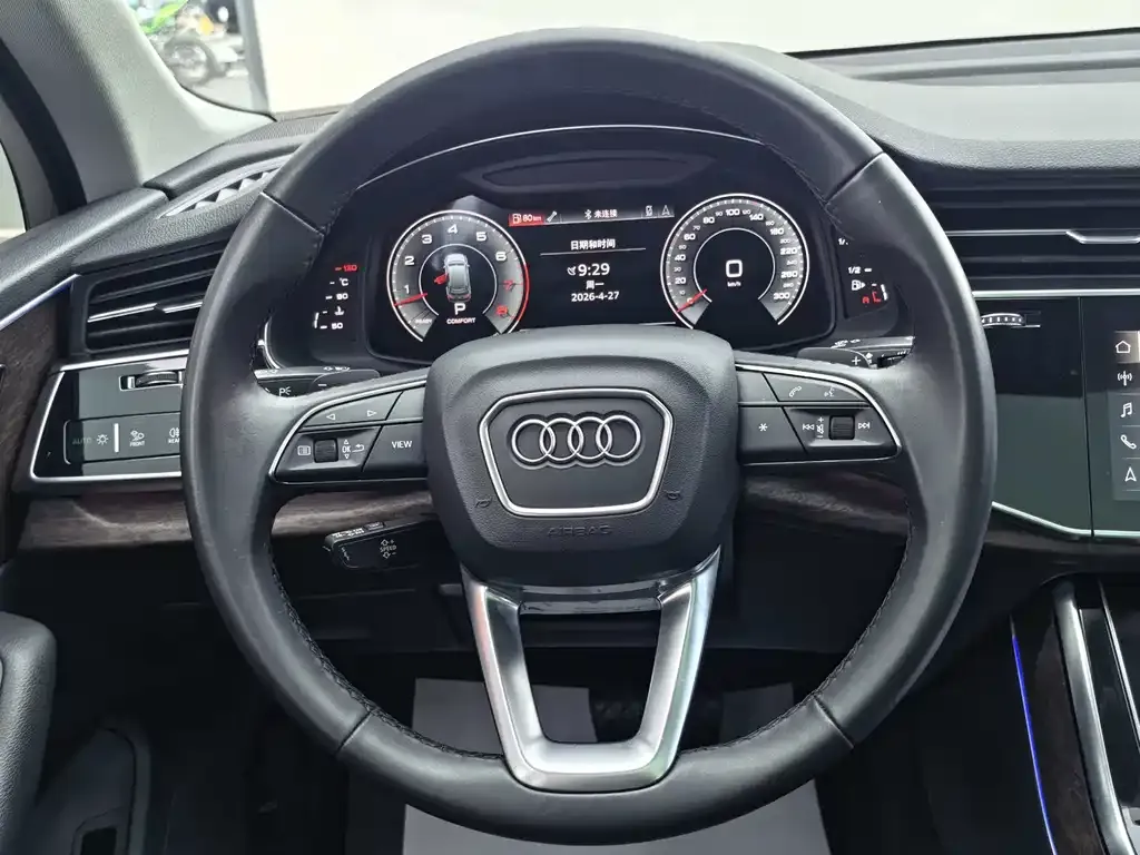 Audi Q7 2021 из CN, фото 7