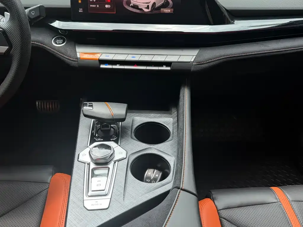 Changan UNI-V 2024 из CN, фото 3