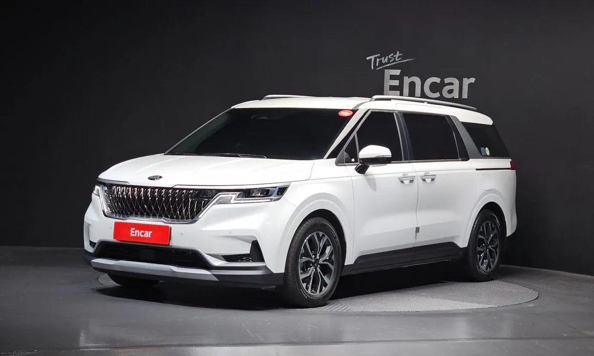Kia Carnival — фото 1
