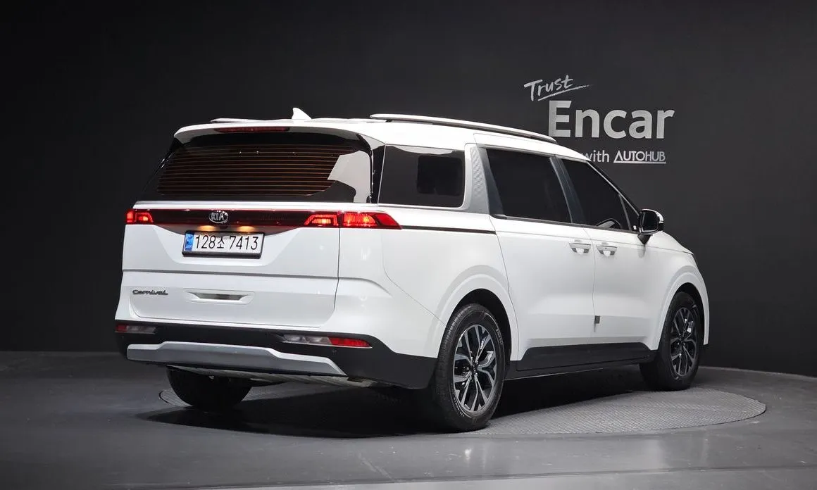 Kia Carnival — фото 5