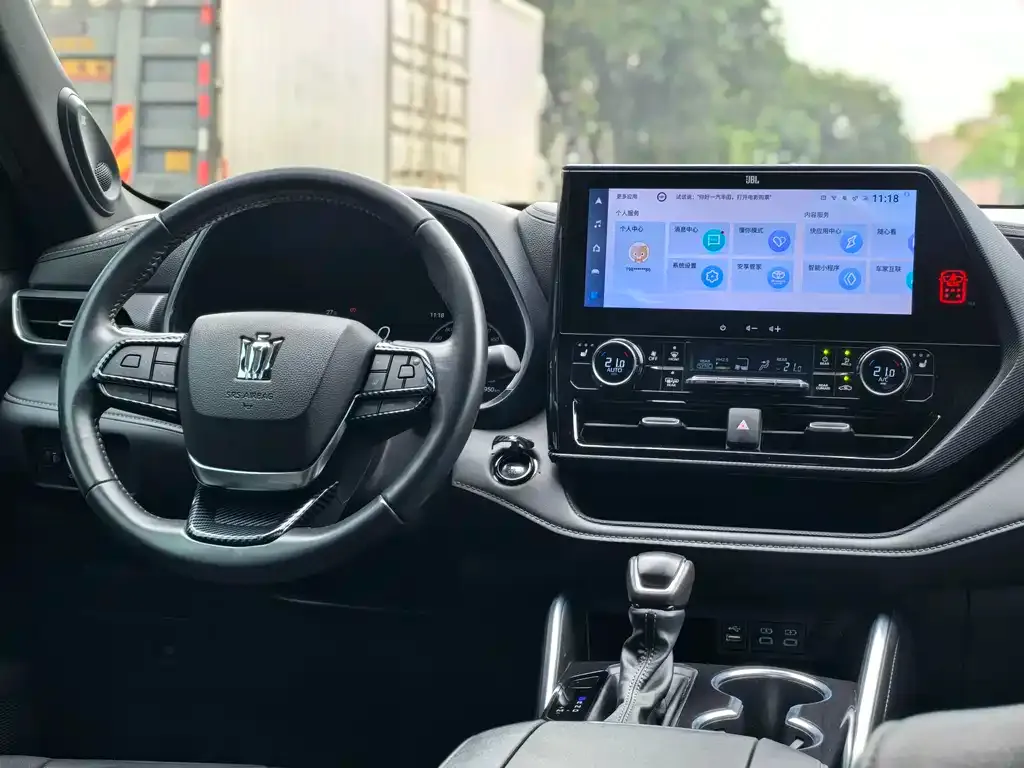 Toyota Crown Kluger 2023 из CN, фото 3