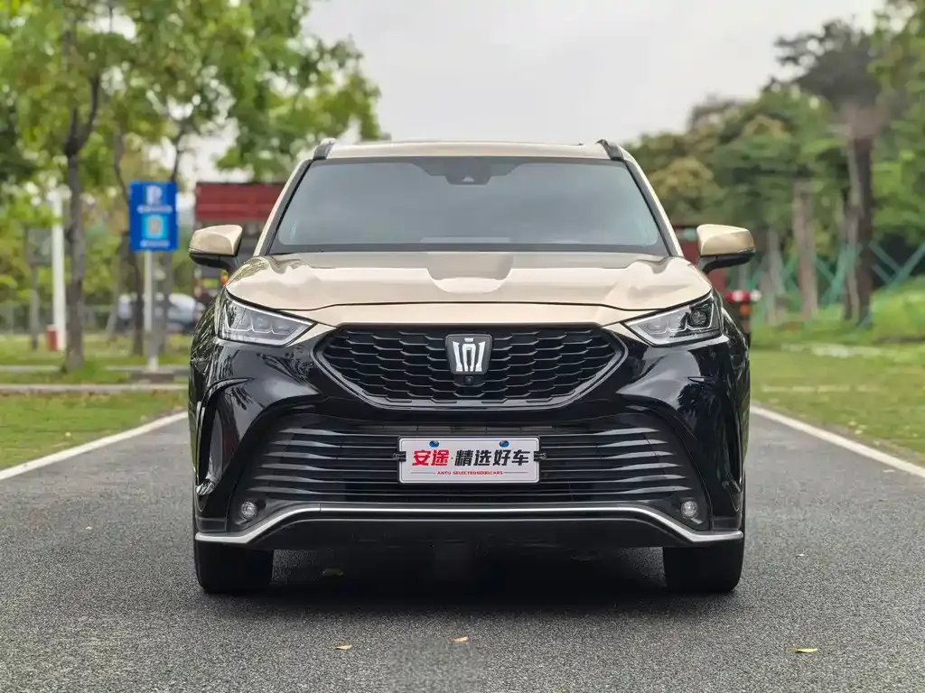 Toyota Crown Kluger 2023 из CN, фото 5