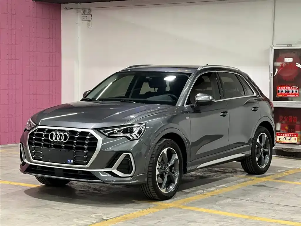 Audi Q3 — фото 1