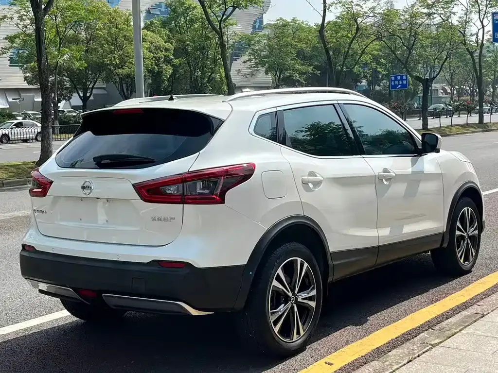 Nissan Qashqai — фото 8