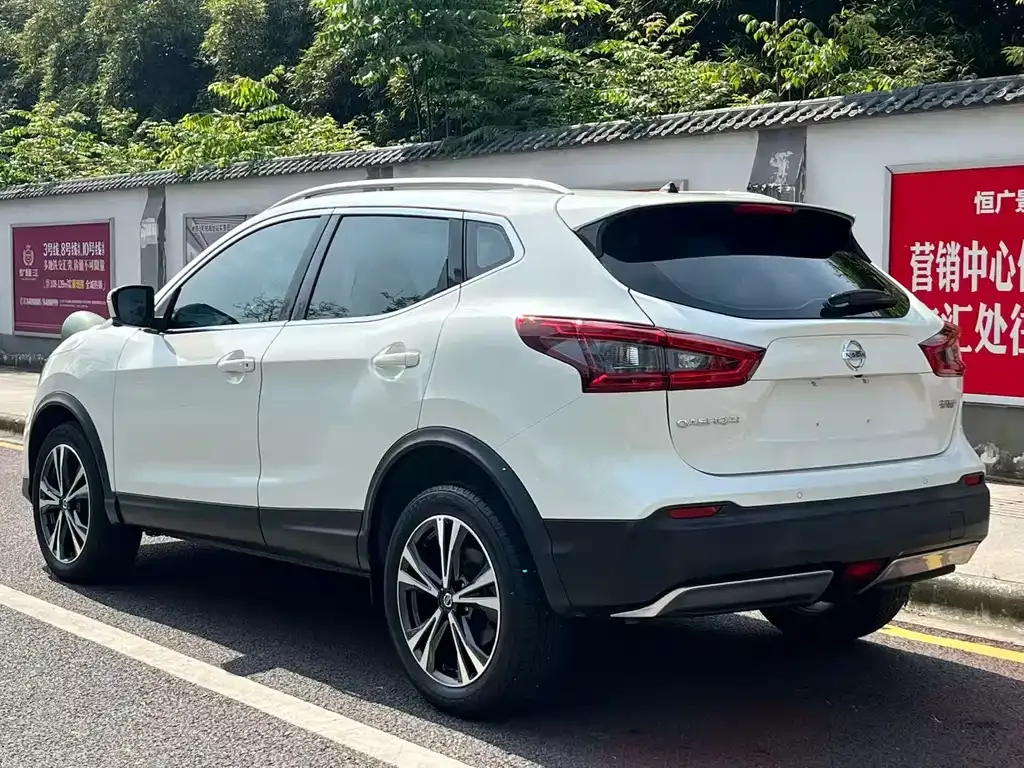 Nissan Qashqai — фото 9