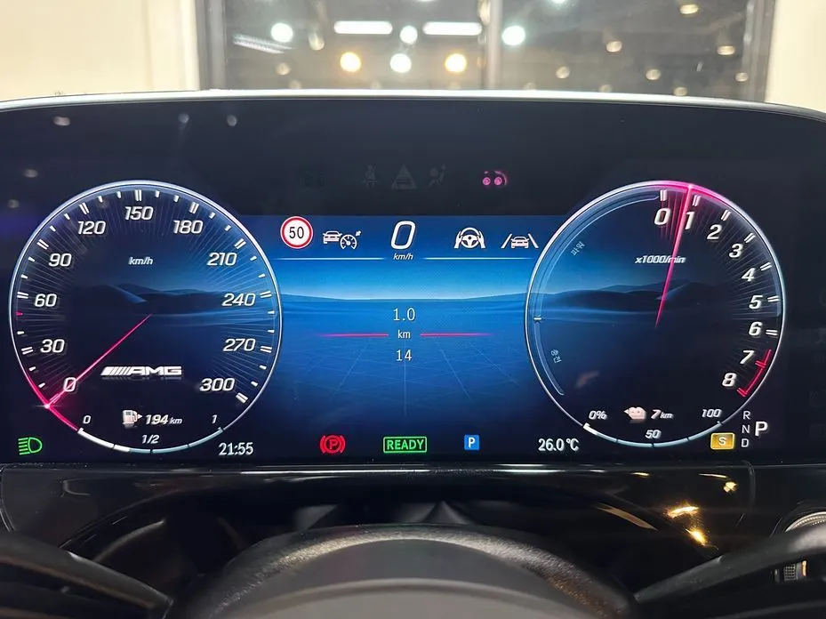 Mercedes-Benz E-Class 2025 из KR, фото 2