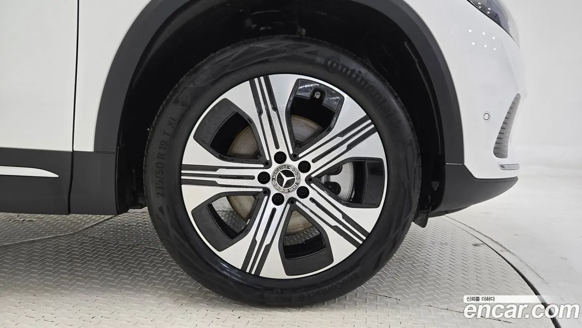 Mercedes-Benz EQA — фото 10