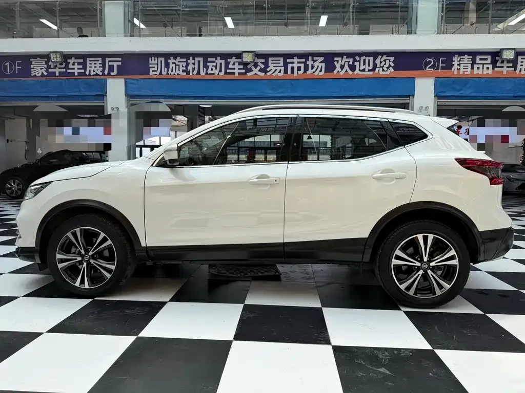 Nissan Qashqai — фото 2