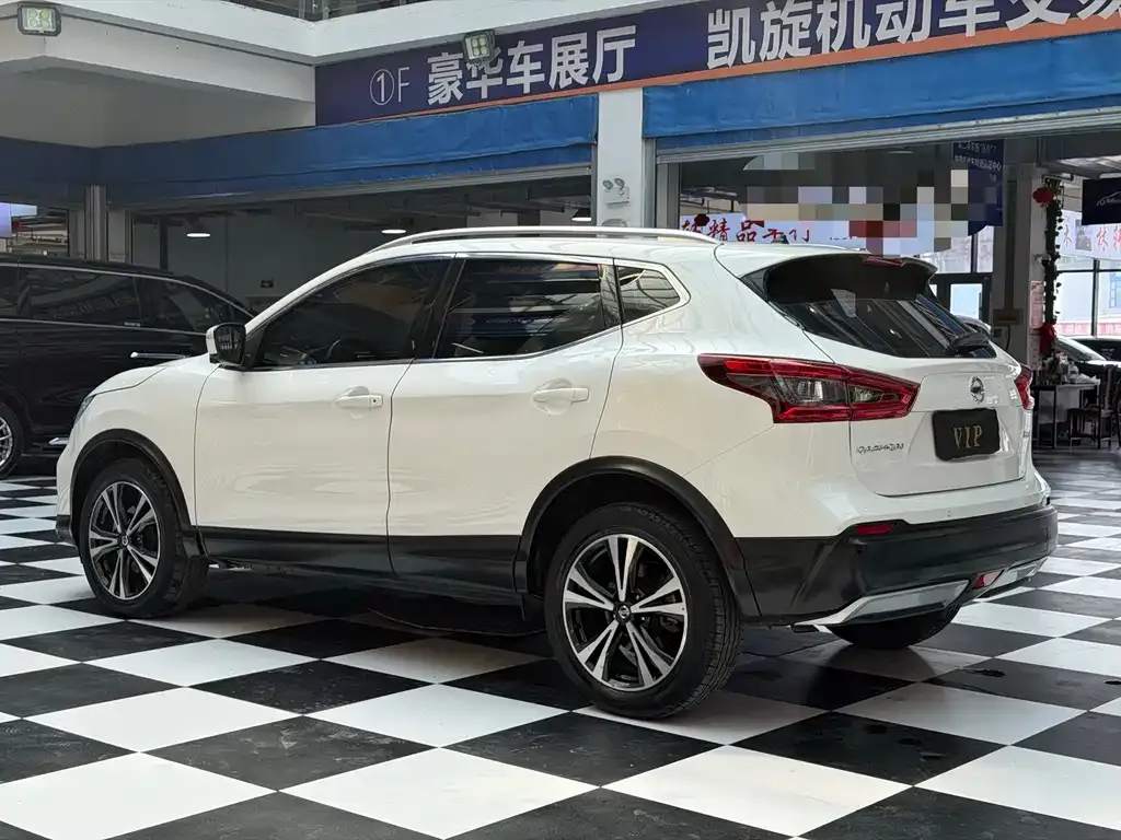 Nissan Qashqai — фото 4