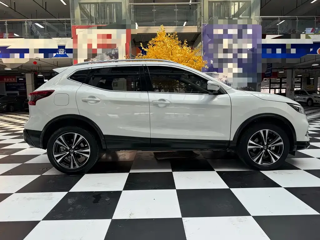 Nissan Qashqai — фото 9
