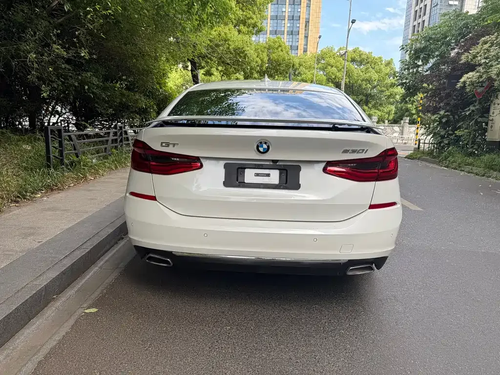 BMW 6 Series GT — фото 9