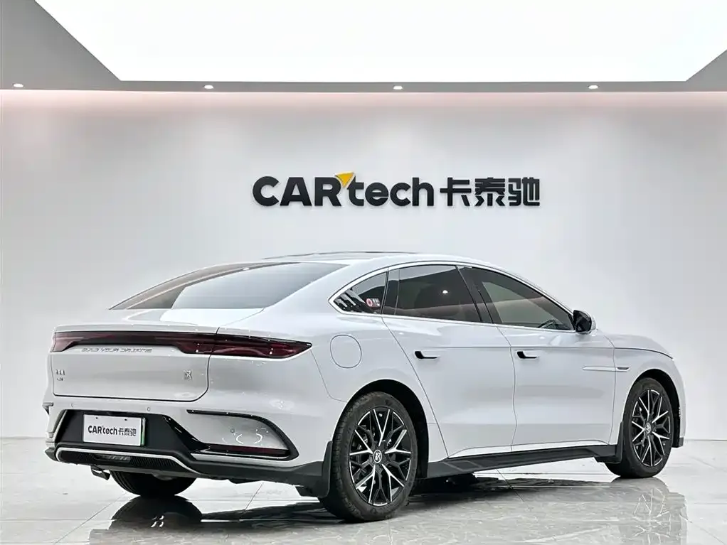 BYD Han — фото 10