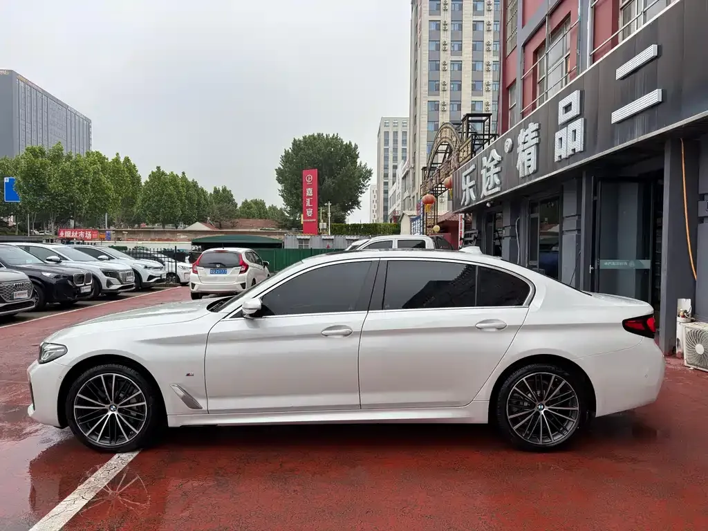 BMW 5 Series 2023 из CN, фото 2