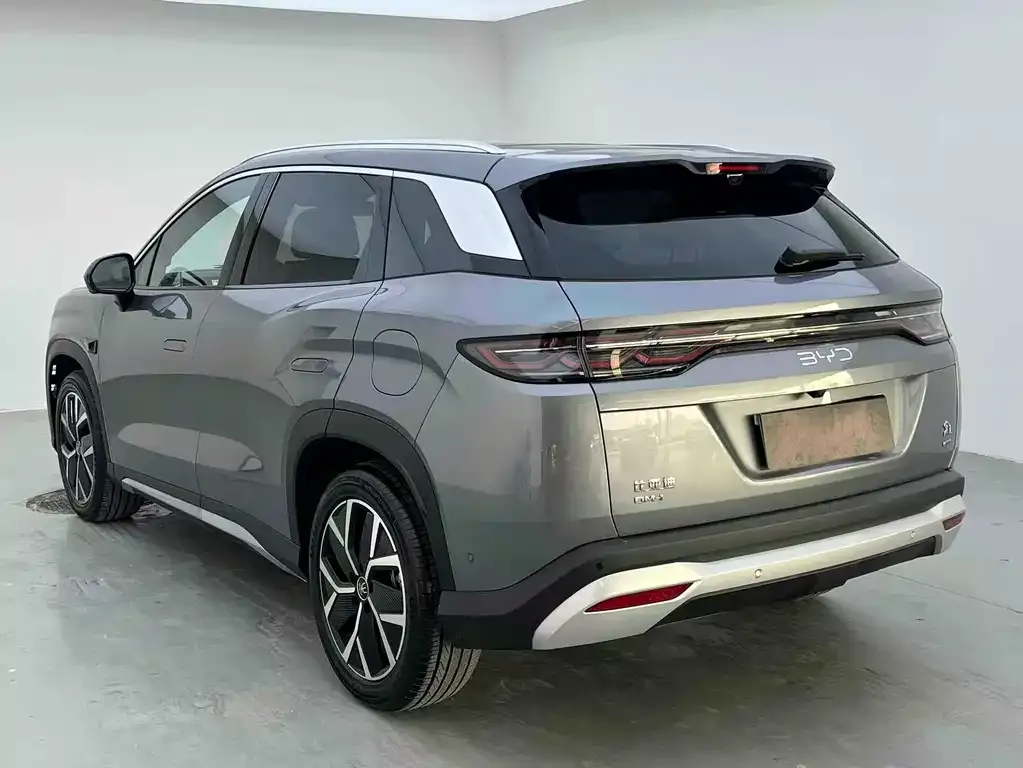 BYD L DM-i — фото 10