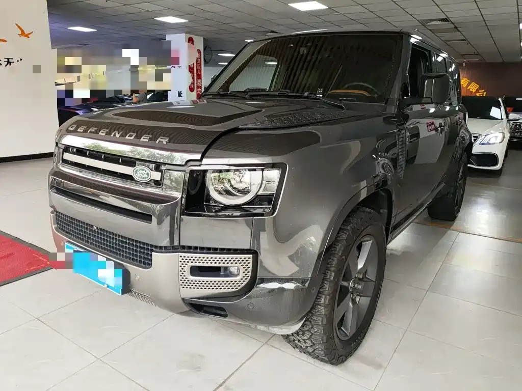 Land Rover Defender — фото 1