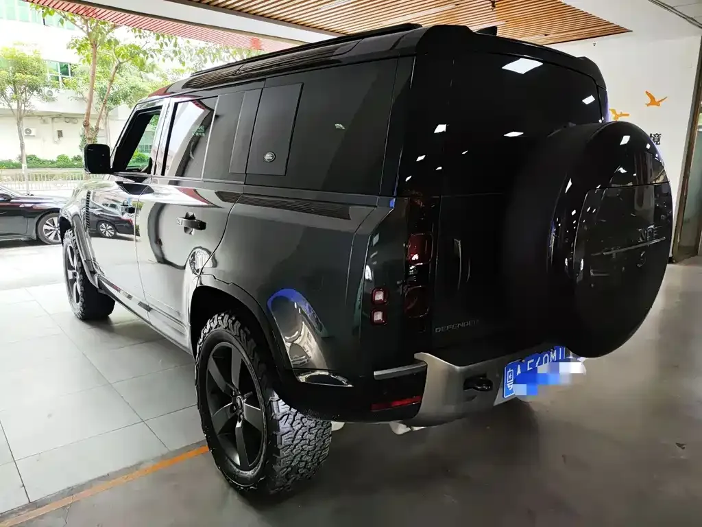 Land Rover Defender — фото 6