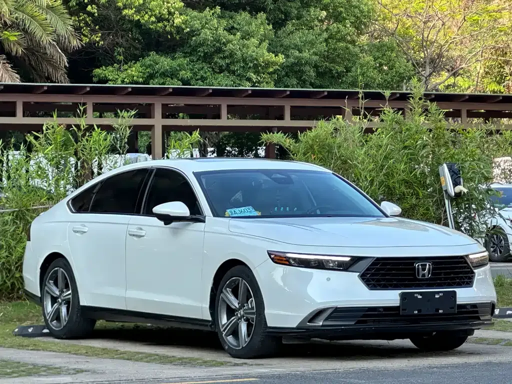 Honda Accord — фото 9
