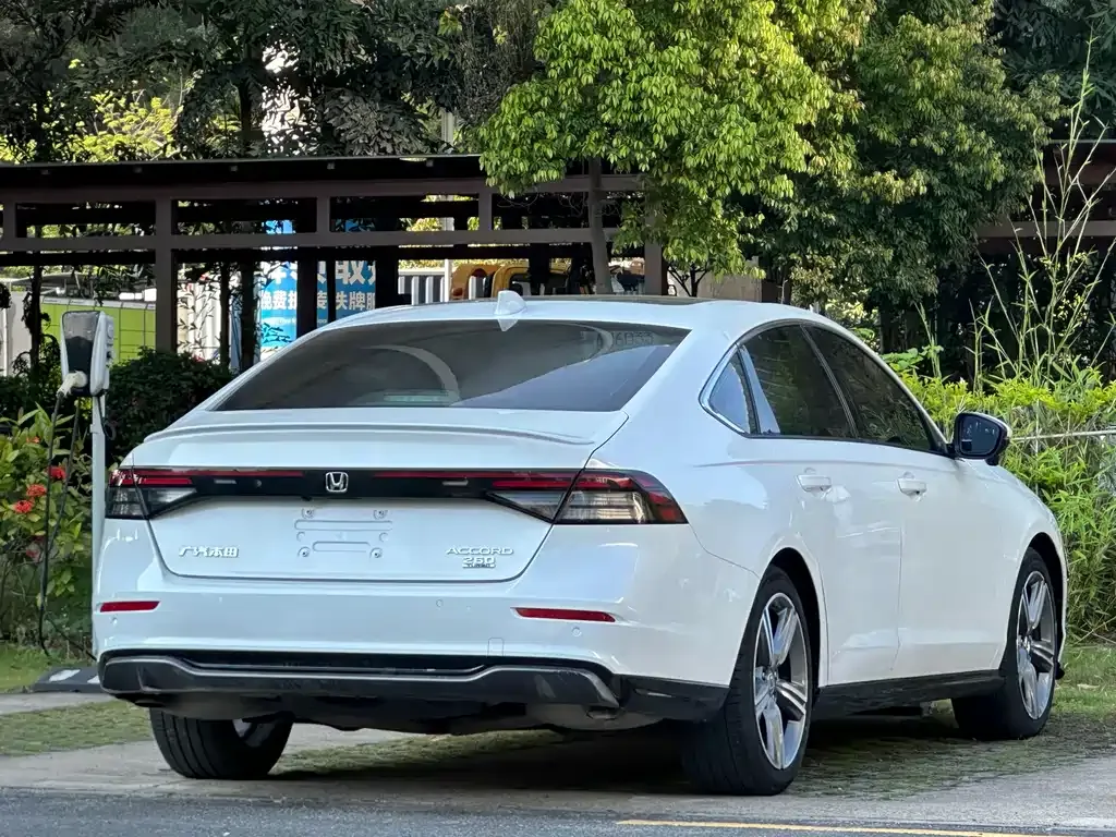 Honda Accord — фото 6