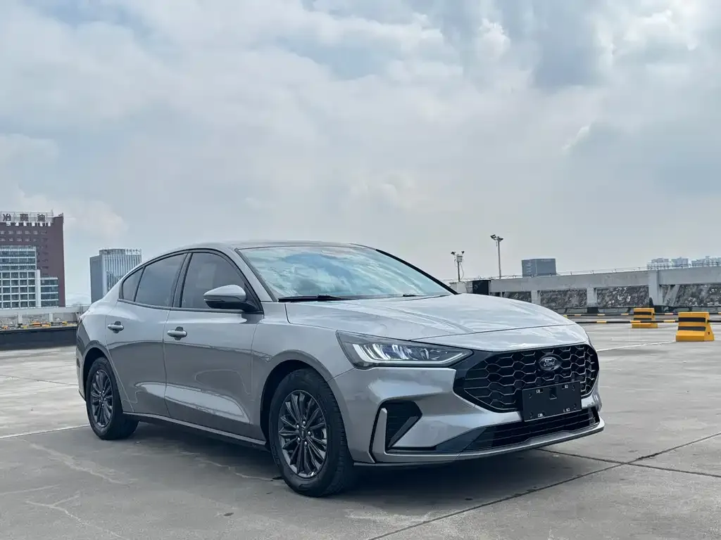 Ford Focus 2023 из CN, фото 4