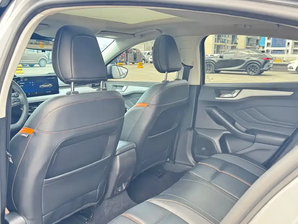 Ford Focus 2023 из CN, фото 3