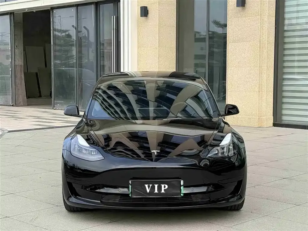 Tesla Model 3 — фото 9