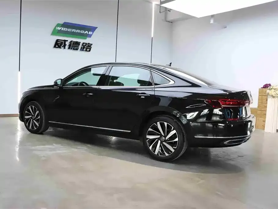 Volkswagen Passat — фото 4
