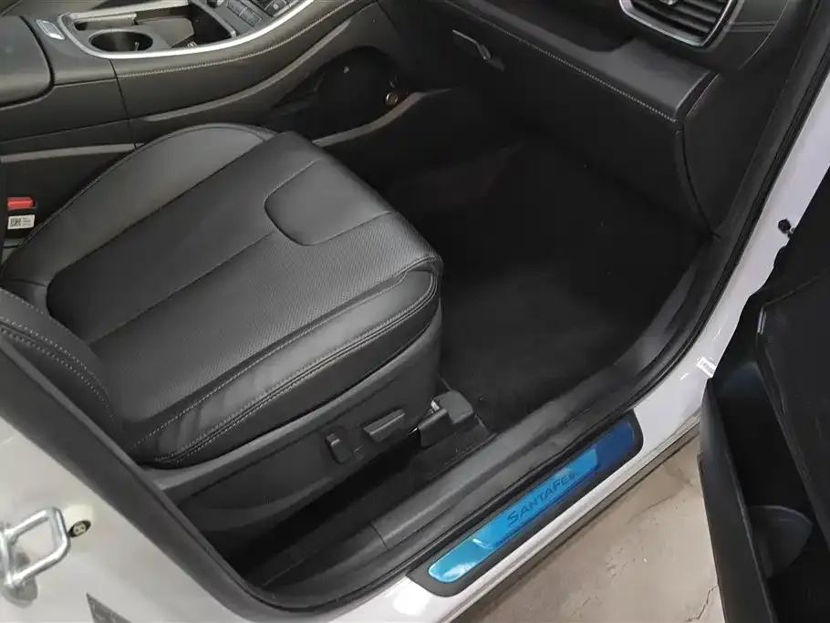 Hyundai Santa Fe 2023 из CN, фото 10