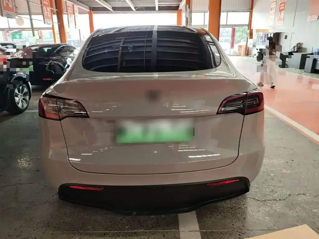 Tesla Model Y 2024 из CN, фото 8