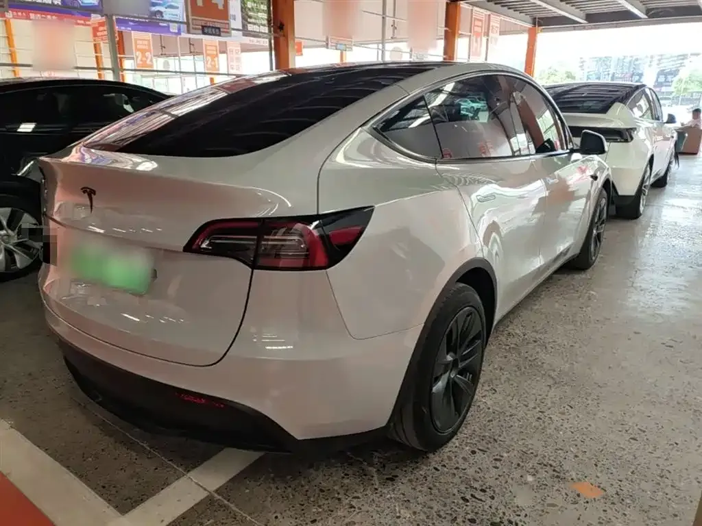 Tesla Model Y 2024 из CN, фото 7