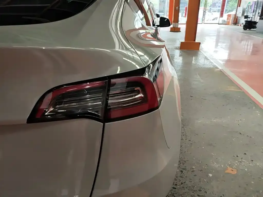 Tesla Model Y 2024 из CN, фото 3