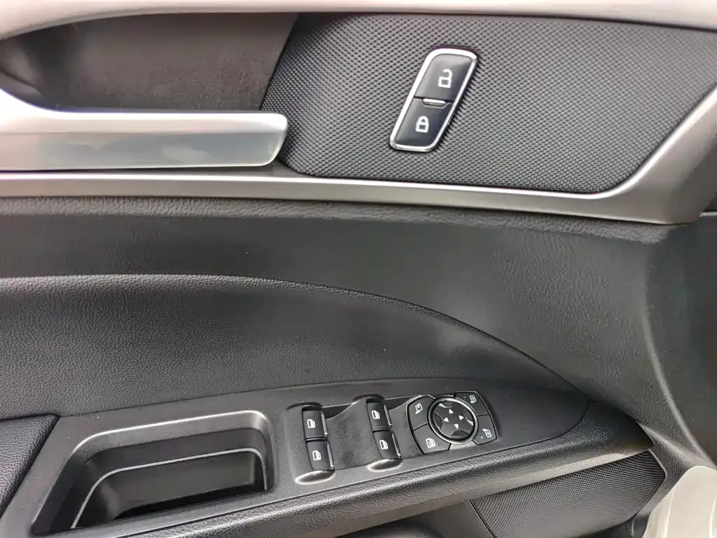 Ford Mondeo 2021 из CN, фото 6