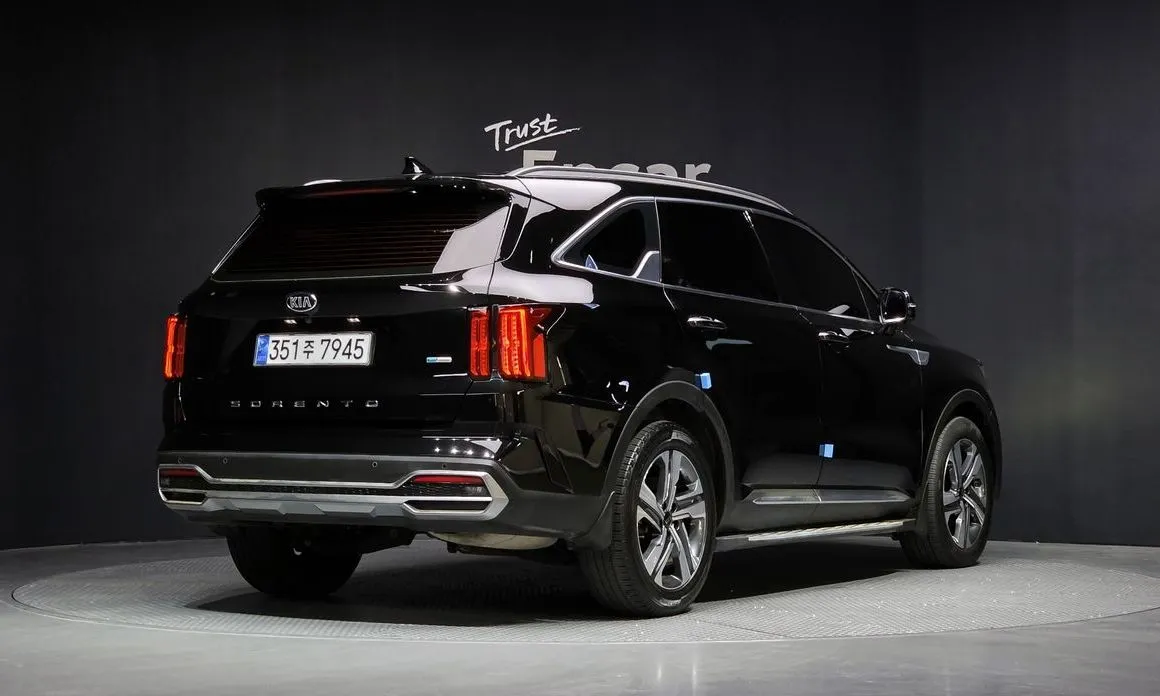 Kia Sorento — фото 5