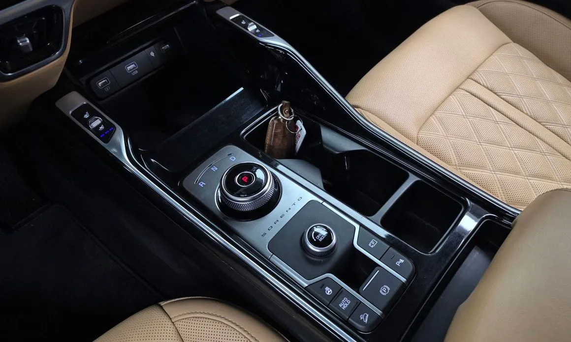 Kia Sorento — фото 9