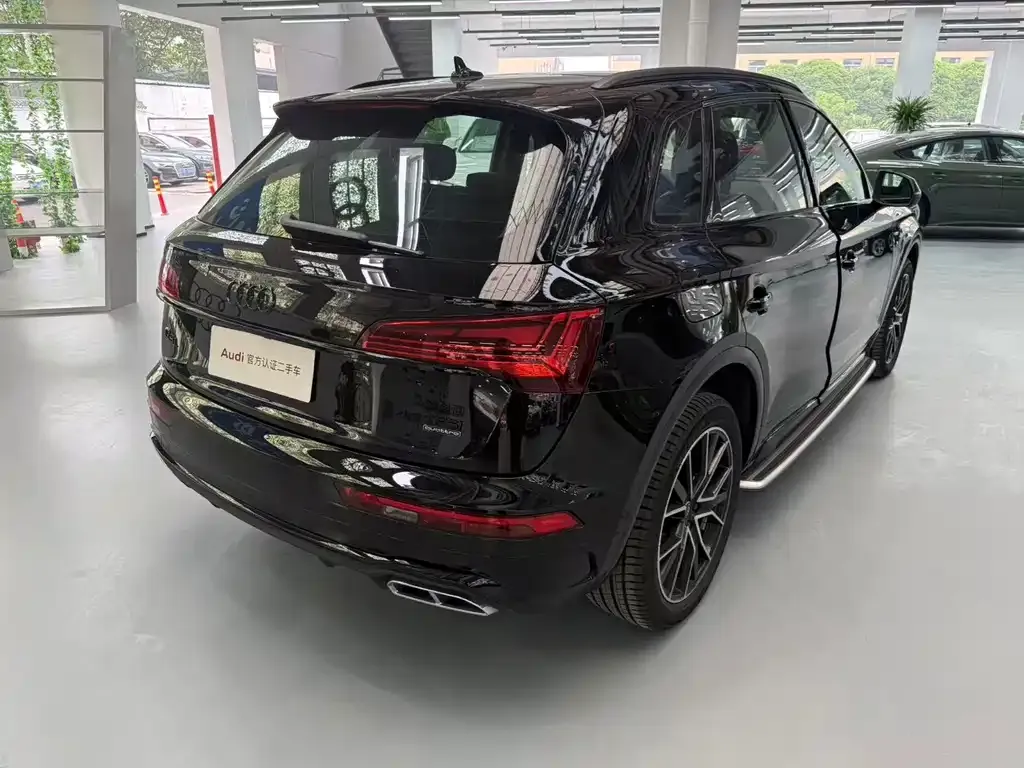 Audi Q5L Sportback — фото 4