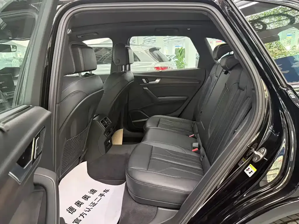 Audi Q5L Sportback — фото 6