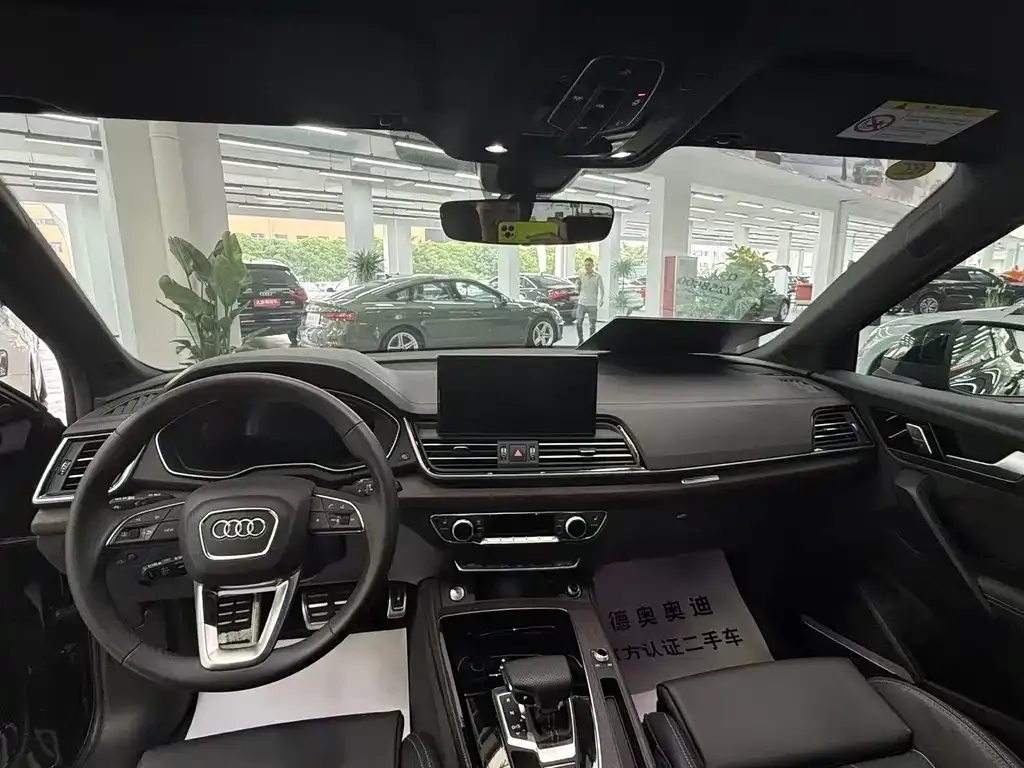 Audi Q5L Sportback — фото 2