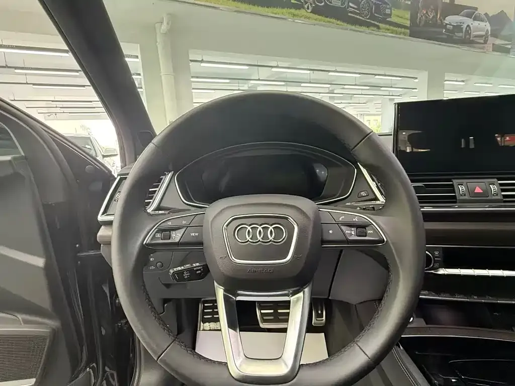 Audi Q5L Sportback — фото 3