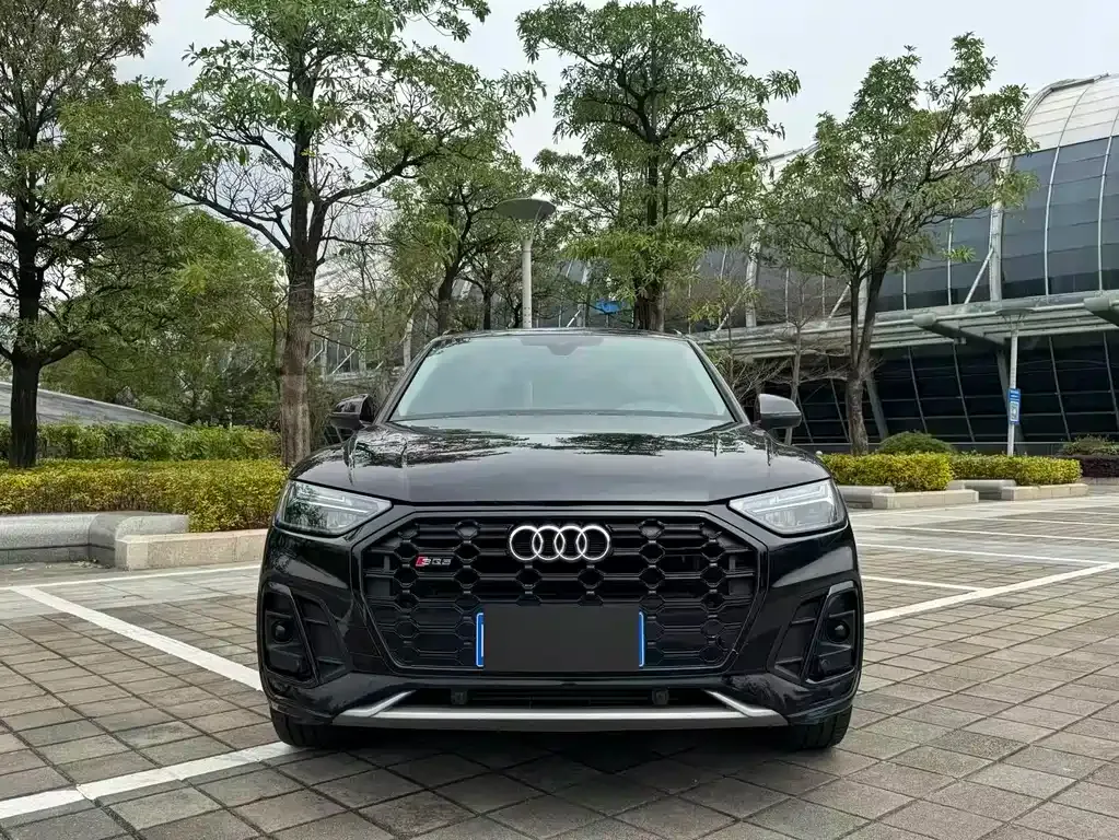 Audi Q5L — фото 5