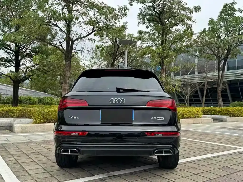 Audi Q5L — фото 7