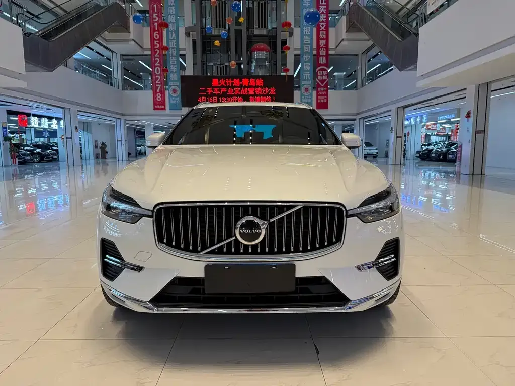 Volvo XC60 — фото 1