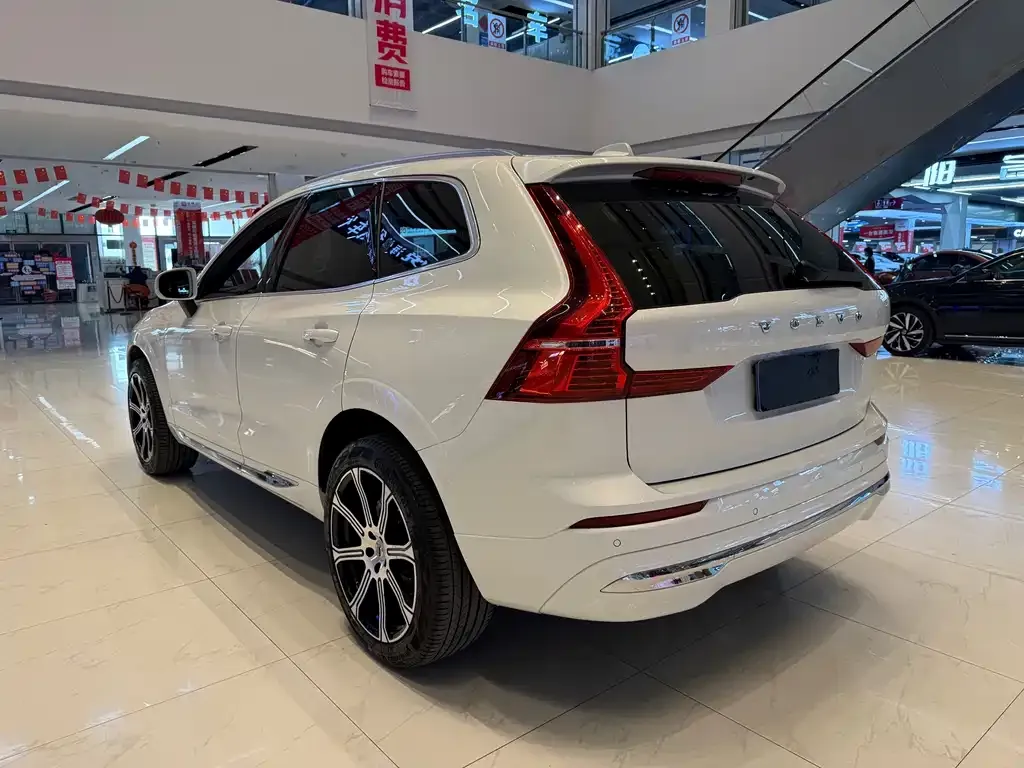 Volvo XC60 — фото 4