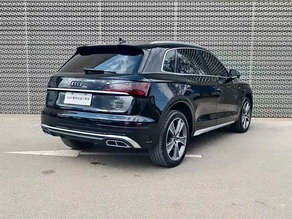 Audi Q5L — фото 6