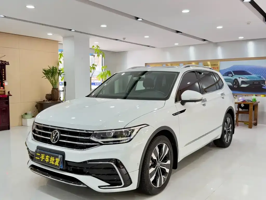 Volkswagen Tiguan L 2023 из CN, фото 1
