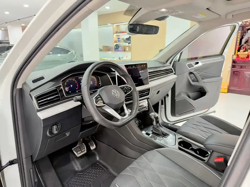 Volkswagen Tiguan L 2023 из CN, фото 6
