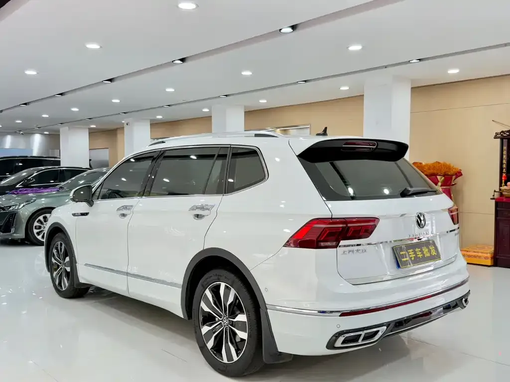 Volkswagen Tiguan L 2023 из CN, фото 10
