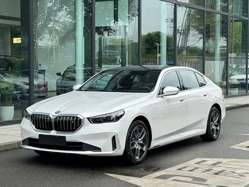 BMW i5