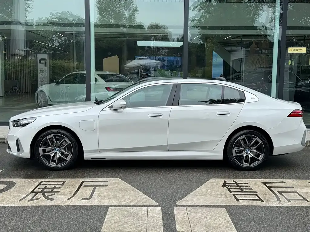BMW i5 2024 из CN, фото 9