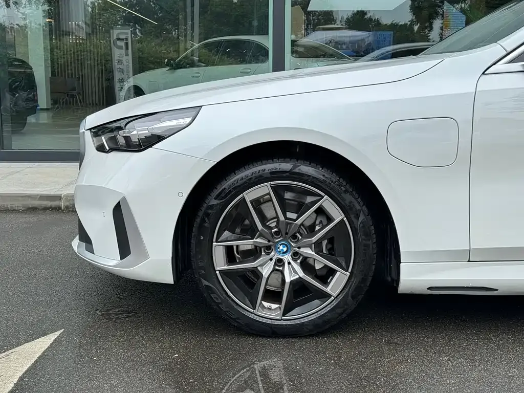 BMW i5 2024 из CN, фото 8