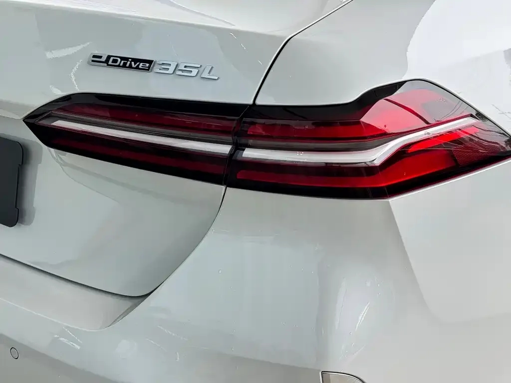 BMW i5 2024 из CN, фото 2